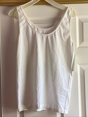 Soho Lady White Scoop Neck Tank Top - Classic Women's Tee size 1X/2X